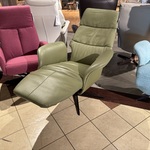 Relaxfauteuil, groen leder, elektrisch verstelbaar